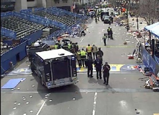 EXPLOZII la maratonul din Boston: Cel puţin 12 persoane au fost rănite, 2 au murit